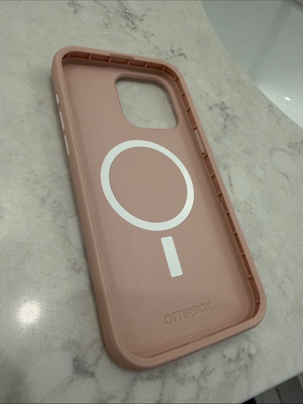 OtterBox MagSafe-Compatible Phone Case in Dusty Pink